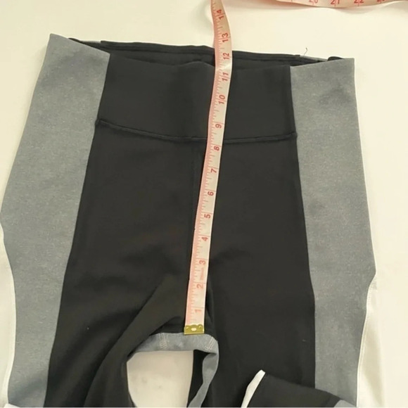 Athleta Crest Colorblock Tight Legging Black White - Picture 8 of 8